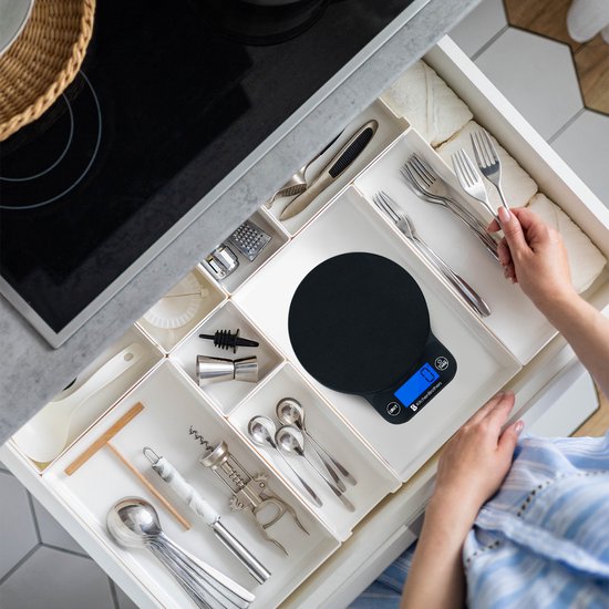 KitchenBrothers Küchenwaage - Waage Küche Digital - 1 g bis 6 kg - Tara-Funktion - Batterien enthalten - Schwarz