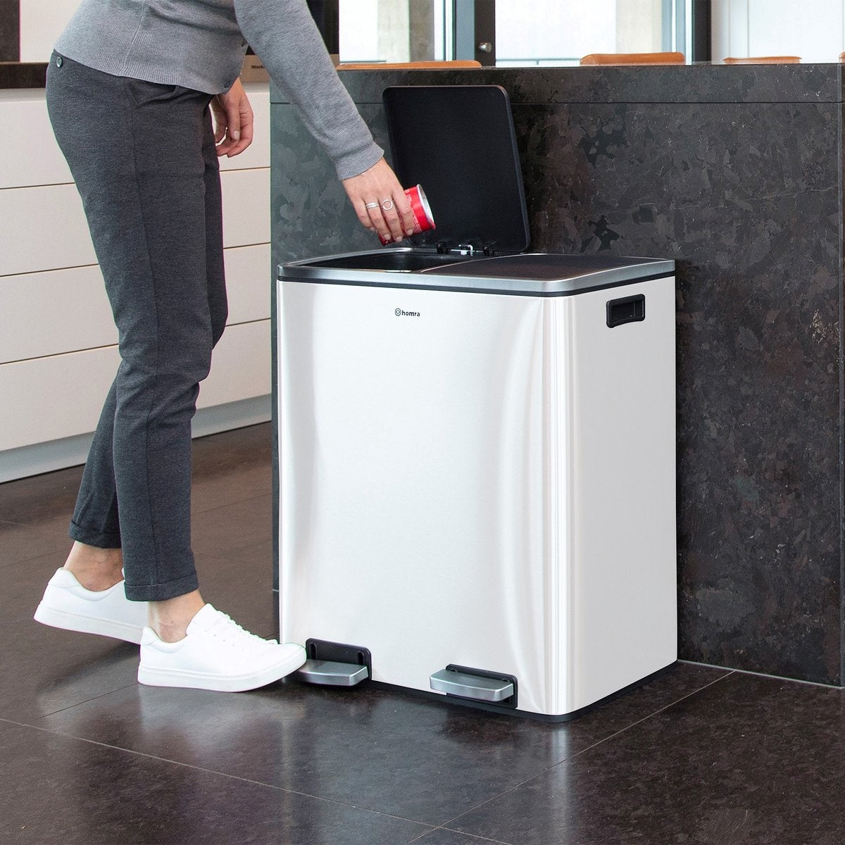 Homra QUICKX Abfalltrennbehälter 2 Fächer Weiß - 60 L (2x30 L) Tret-Abfallsammler - Design-Duo-Abfallsammler Edelstahl - Abfalltrennung - Recycling-Abfallsammler - Hygienetret-Abfallsammler - Doppelmülleimer - Küchenmülleimer - Büroabfallsammler