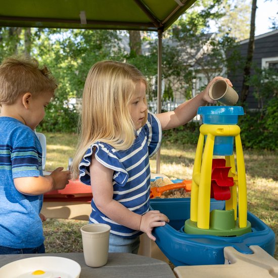 Step2 All Around Playtime Patio mit Überdachung – Spielhaus – Terrasse aus Kunststoff – Geeignet für Kinder im Rollstuhl und Kinder mit eingeschränkter Mobilität – Mit Spielküche und Zubehör – Sand- und Wasserspielzeug
