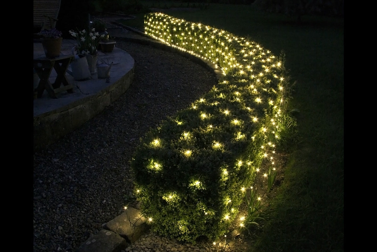 Deuba-Weihnachtslichternetz mit 160 warm-weißen LEDs | für den Innen- und Außenbereich | 200 x 150 cm | MIT Fernbedienung
