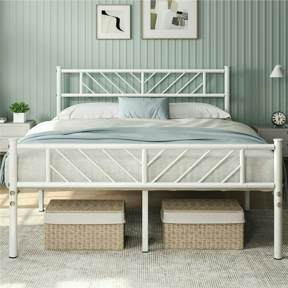 Yaheetech Metallbettgestell im minimalistischen Stil 197,5 x 138 x 88,5 cm – Weiß