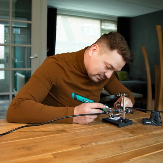 VONROC Lötkolben 4V â€“ Max. 450Â°C â€“ Inkl. Lötkolbenhalter mit Schwamm, Lötzinn und Spitzen