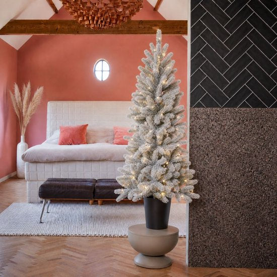 Black Box Trees Nagoya Kunstweihnachtsbaum mit Beleuchtung H120 x Ø60 cm – Weihnachtsbaum mit verschneiten Zweigen – Kunstbaum mit 212 PE-Tannenzweigen – Schlankes Modell Ø60 cm – Grün