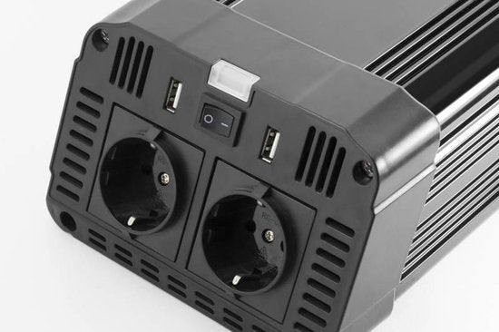 Technaxx TE16 Wechselrichter 1200W - 2x 230V - 2x 5V USB - 3.1A - Spannungswandler