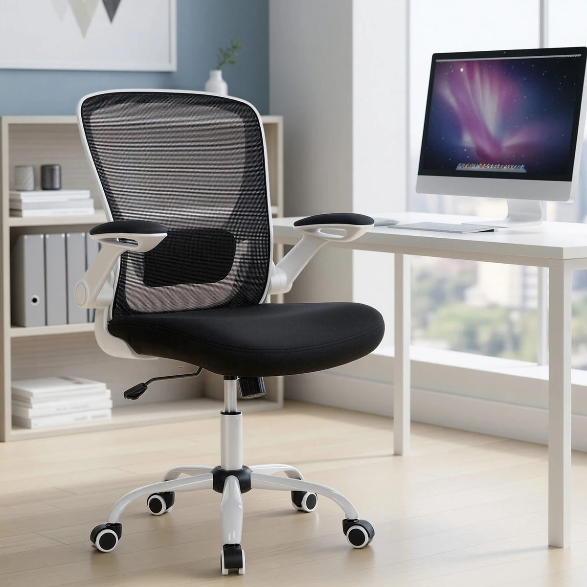 JOYFURNOS Ergonomischer Mesh-Bürostuhl – Schwarz – 60 x 64 x 103–110 cm – Verstellbare Lendenwirbelstütze – Hochklappbare Armlehnen