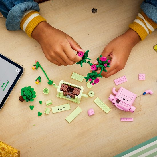 LEGO Botanicals – Schaukelnde Pflanzen und Blumen – Bausatz für Kinder – 11506
