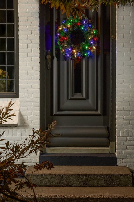 Black Box Trees Limber Weihnachtskranz – Weihnachtsdekoration mit LED-Beleuchtung für drinnen und draußen – Türkranz für eine stimmungsvolle Haustür – H 15 x Ø 60 cm aus Kunststoff – grün