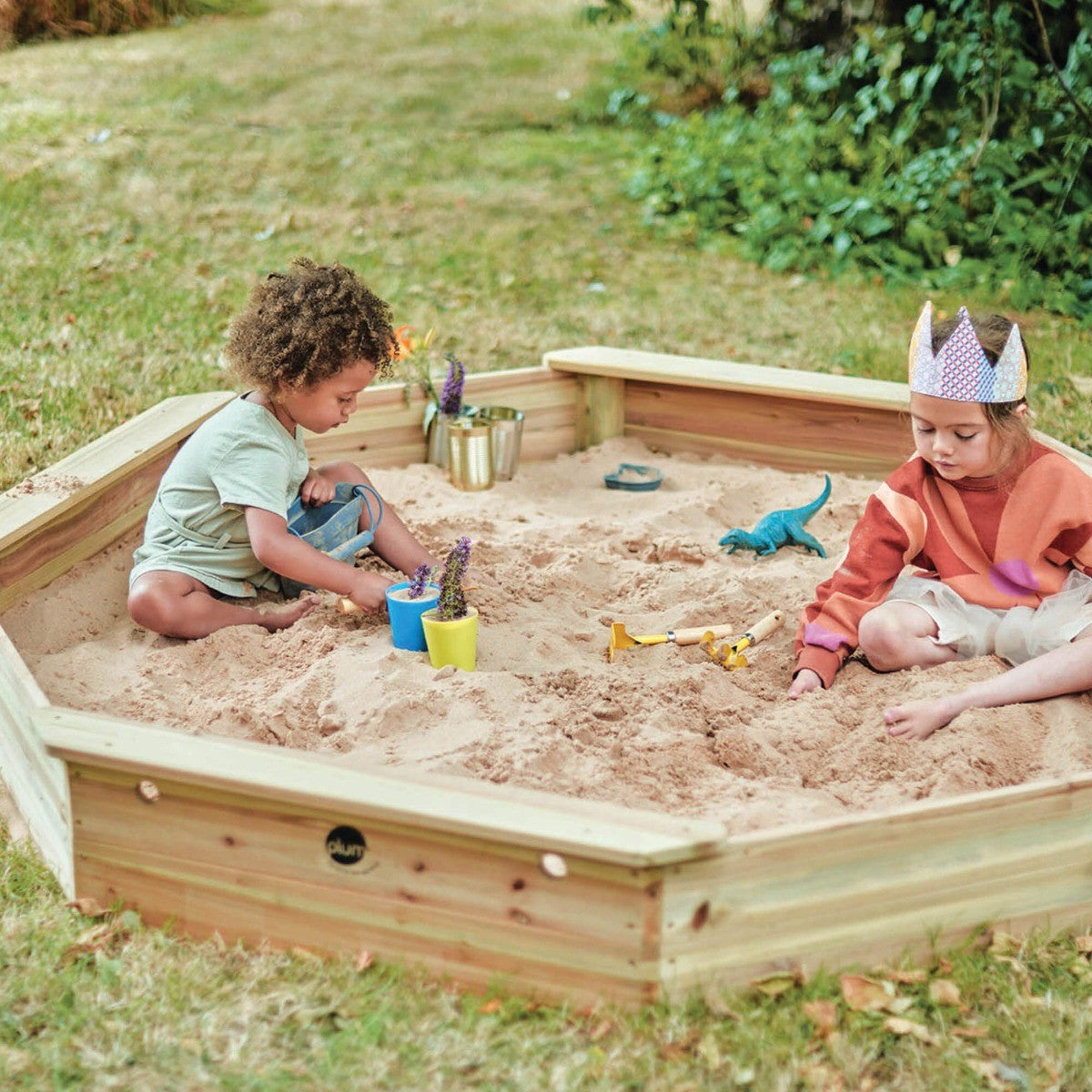 Plum Play Riesensandkasten aus Holz mit Deckel 1,5 x 1,5 m - Naturholz