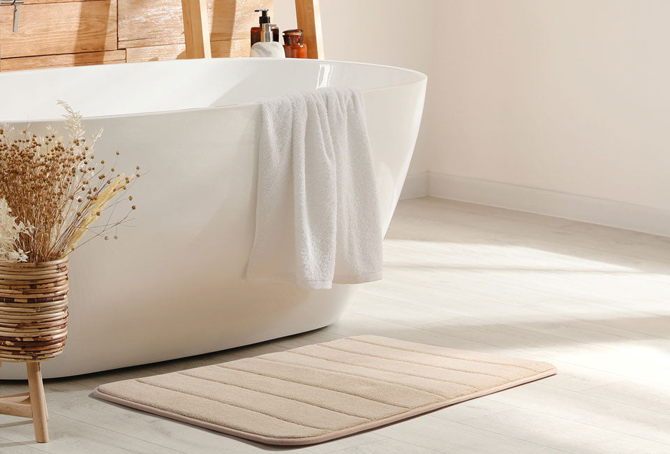 Weiche, rutschfeste Badematte aus Memory-Schaumstoff - Beige