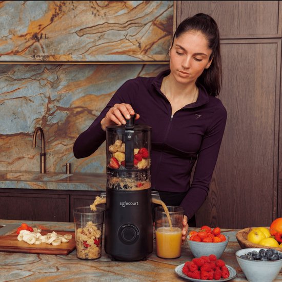 Safecourt Kitchen Slow Juicer XXL - leistungsstarker Motor [Vorschneider & Kaltpress-Technologie] - einfache Reinigung - BPA-frei - Entsafter Schwarz
