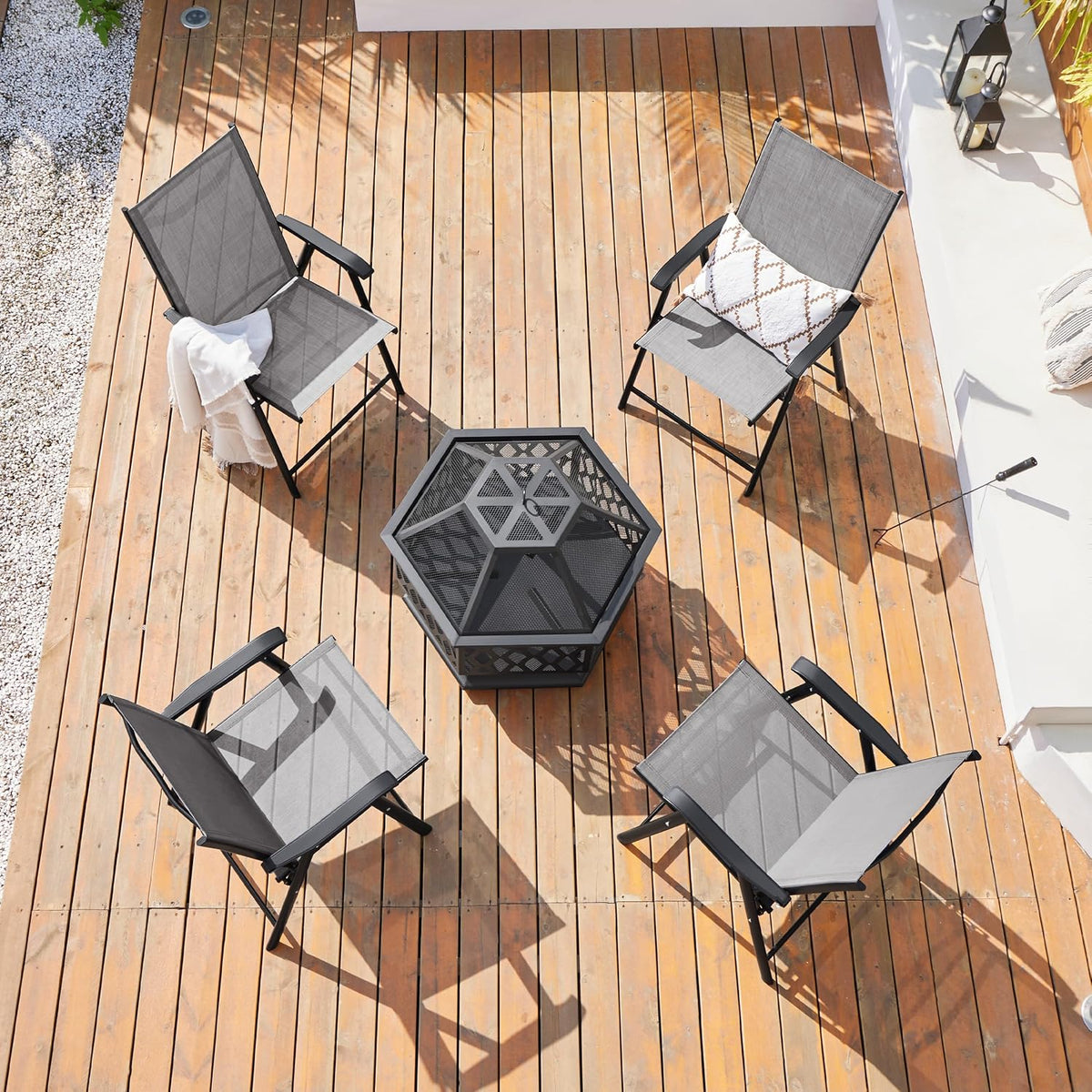 Yaheetech Gartenstuhl-Set, 2er-Set – Klappstühle mit Rückenlehne und Armlehnen – Braun – 54 x 57 x 93,5 cm – Belastbar bis 150 kg