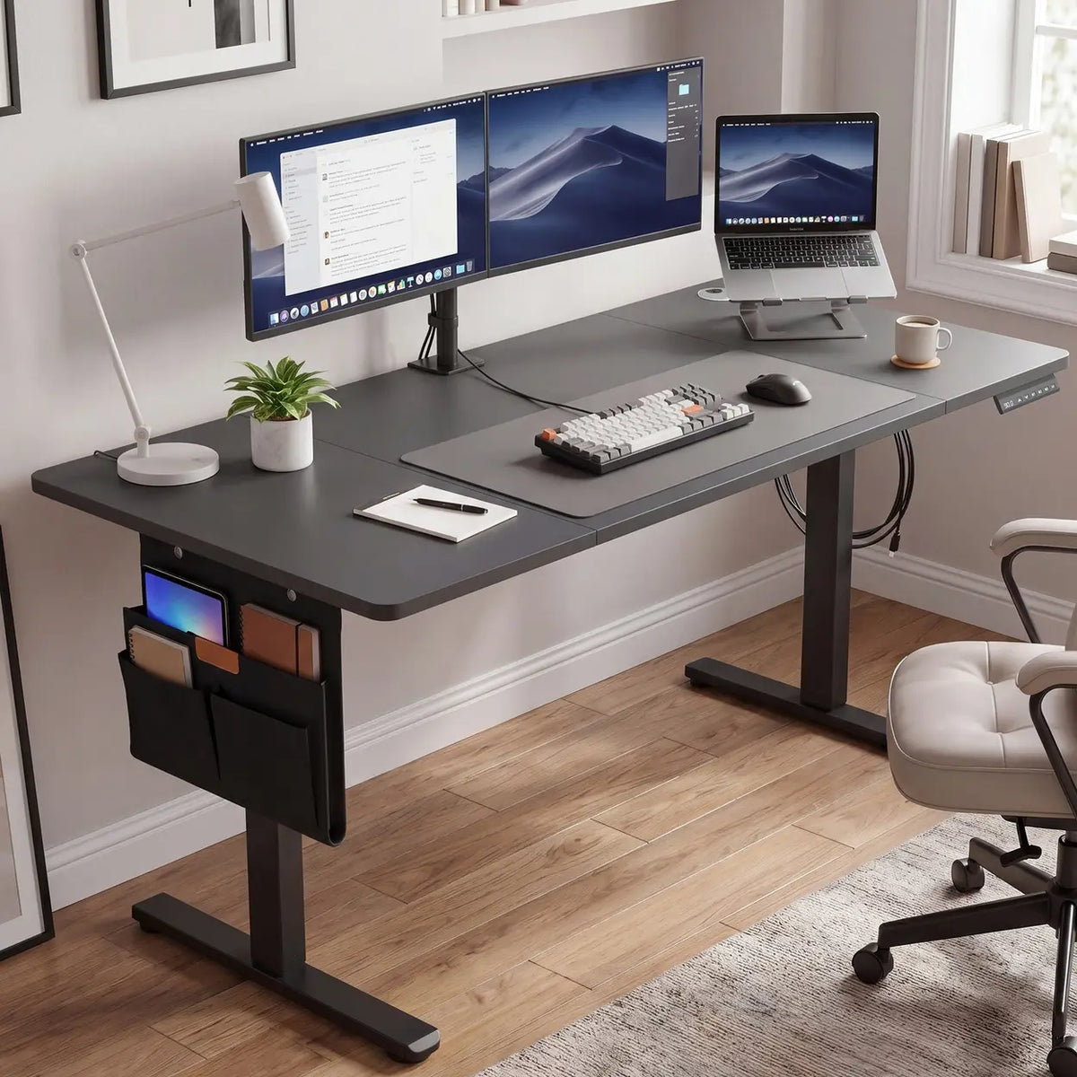Ochama höhenverstellbarer Schreibtisch, 140 x 60 cm, mit Speicherfunktion und USB-C-Anschluss, schwarz