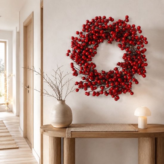 Mica Decorations Weihnachtskranz mit roten Beeren – Weihnachtsdekoration – Türkranz für den Innenbereich – Festliche Weihnachtsdekoration aus Schaumstoff – Durchmesser 40 x Höhe 10 cm – Rot