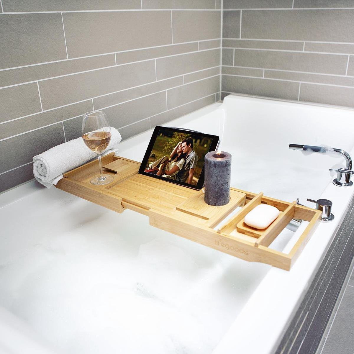LifeGoods Badewannenbrett - Ausziehbar - Für die Badewanne - 74,5 bis 108,5 cm - Mit Halterung - Holz