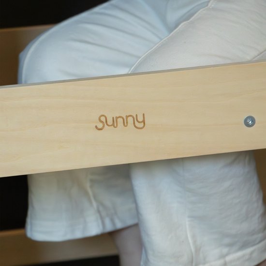Sunny Mae 2-in-1-Lernturm – Lernturm und Spielmöbel aus Holz für Kinder – Umwandelbar in einen kleinen Tisch mit Stuhl – Mit Kreidetafel – Von Montessori inspiriertes Küchenhelferchen – Sicheres und pädagogisches Spielzeug
