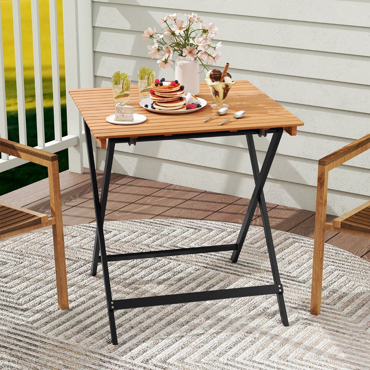 Coast Klappbarer Beistelltisch – X-förmiges Gestell – Akazienholz – Natur und Schwarz – 70 x 70 x 73 cm