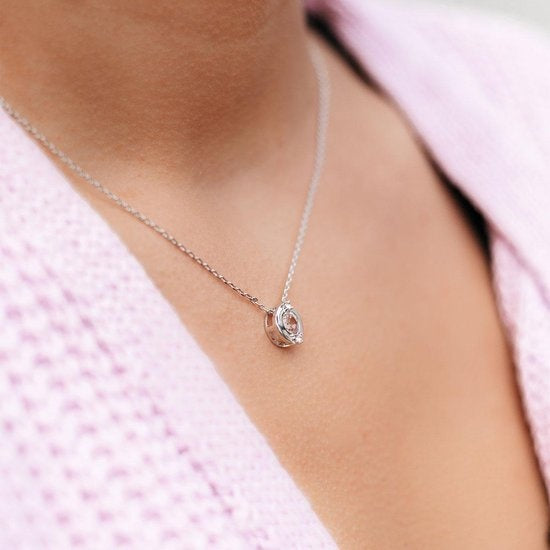 Yolora Damenhalskette mit rundem Anhänger - Kalpa Camaka Kristall - Silber - 18K Weißgold vergoldet - Damenhalskette Silber - Schmuck - Luxuriöse Geschenkverpackung Geschenkbox - Exklusive Geschenkbox - Schöne Geschenkverpackung