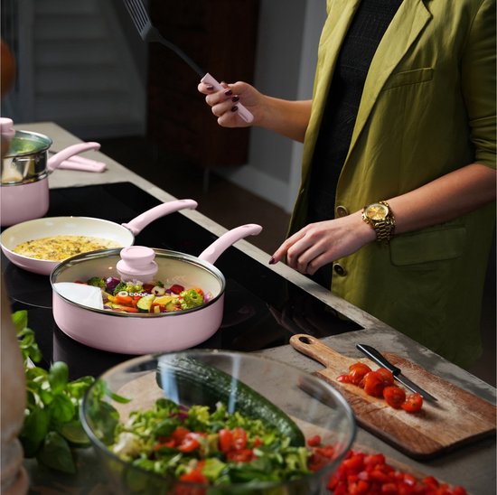 COOCK 19-teiliges Pfannenset - Spezielle Antihaftbeschichtung - Ergonomische Griffe - Recyceltes Aluminium - Bratpfannenset - Kochtopfset - Hellrosa - Inklusive Untersetzer und E-Book