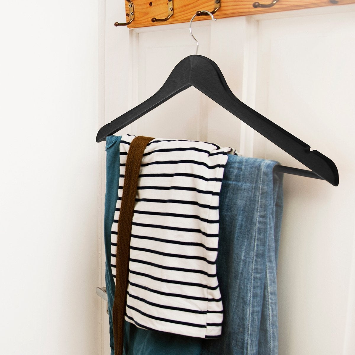 LifeGoods Kleiderbügel - Mit Hosenstange - Hartholz - Schwarz - 30 Stück