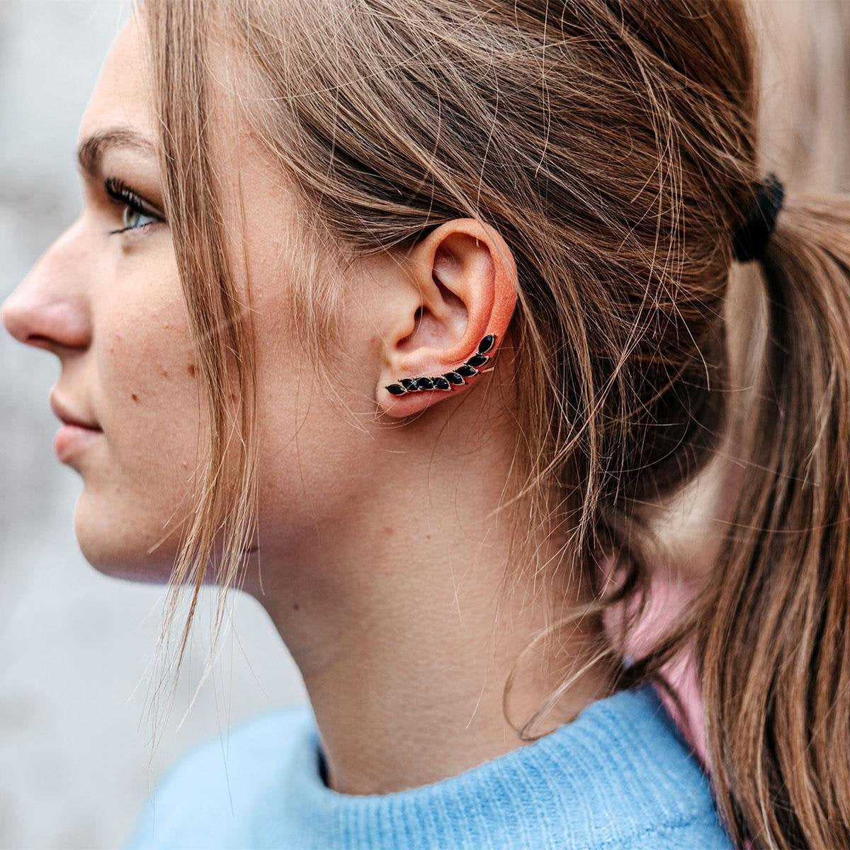 Yolora Damen Ohrringe - Kalpa Camaka Kristalle - Gold - Schwarzer Kristall - 18K Gelbgold vergoldet - Damen Ohrringe Gold - Schmuck - Luxuriöse Geschenkbox - Geschenkbox - Exklusive Geschenkbox - Schöne Geschenkverpackung