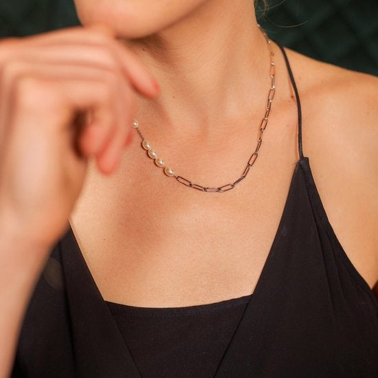 Laura Ferini Damenhalskette Perla Silber - Asymmetrische Gliederkette aus Silber mit Perlen - 18K Weißgold vergoldet - Halskette - Halskette - Schmuck - Accessoires - Damenhalskette mit Perlen
