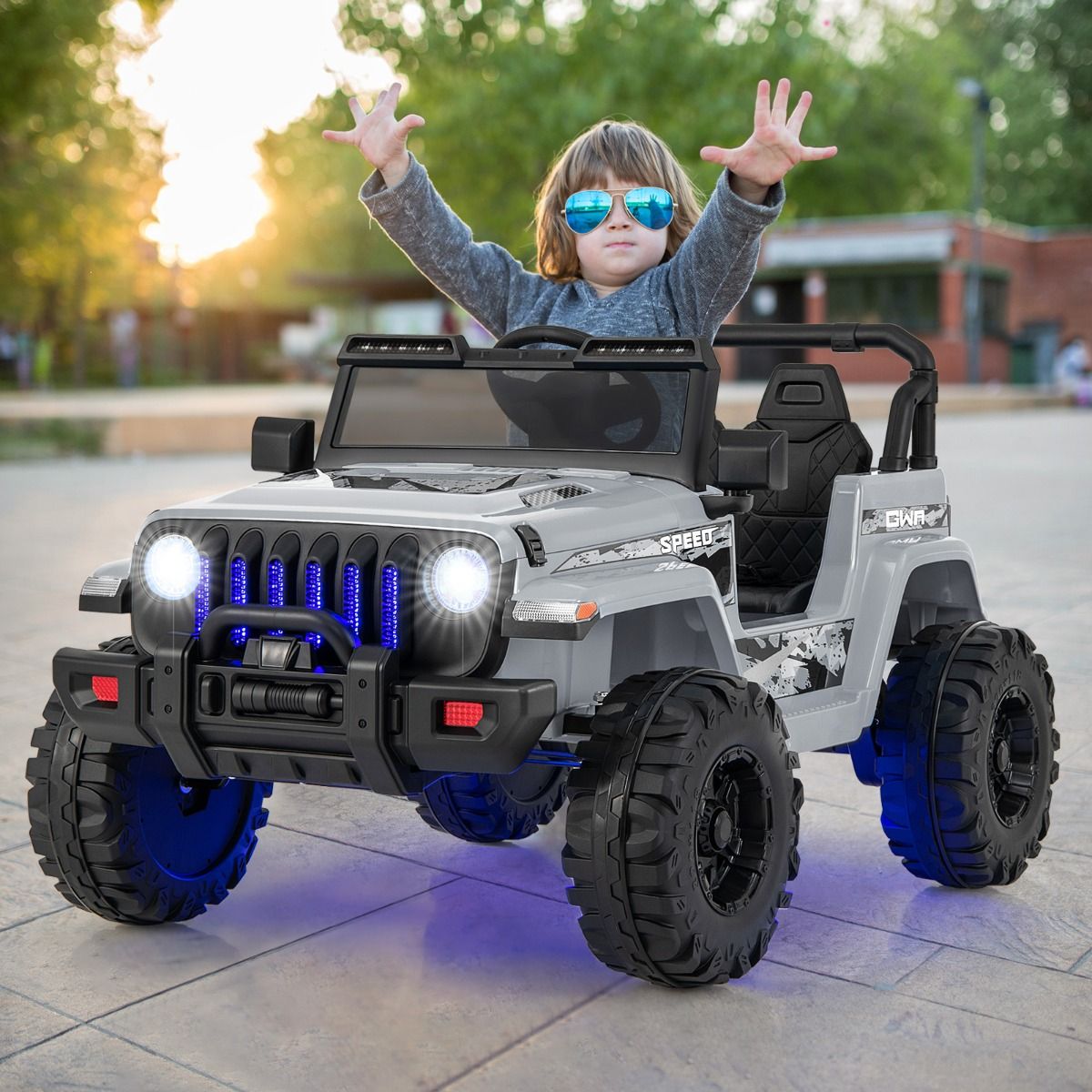 Coast Elektro-Kinderauto – hohe und niedrige Geschwindigkeit – mit Fernbedienung und Musikfunktion – grau