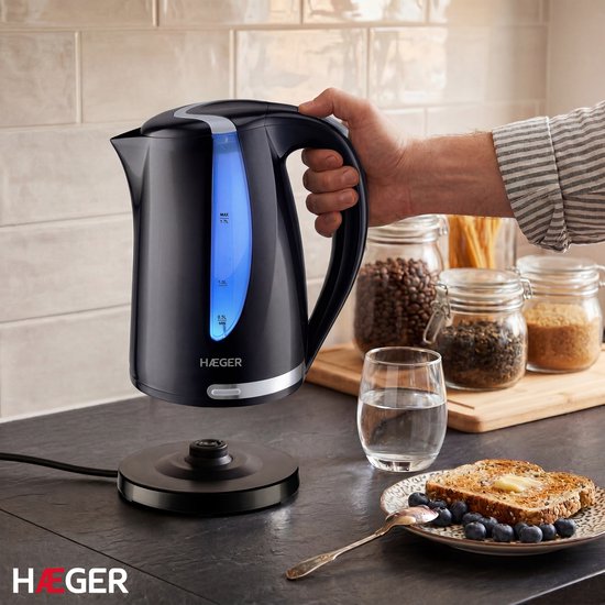 Haeger Blackness Wasserkocher – um 360° drehbar – 1,7 l – 2200 W – elektrisch – Cool-Touch – schwarz