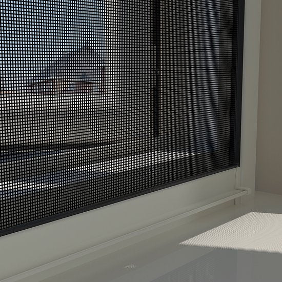 Livn Insektenschutzrollo Plus 65 x 155 cm, weiß – Automatisches Rollsystem mit Dämpfer – Das Netz wird in die Kassette aufgerollt – Montage an der Innen- oder Außenseite