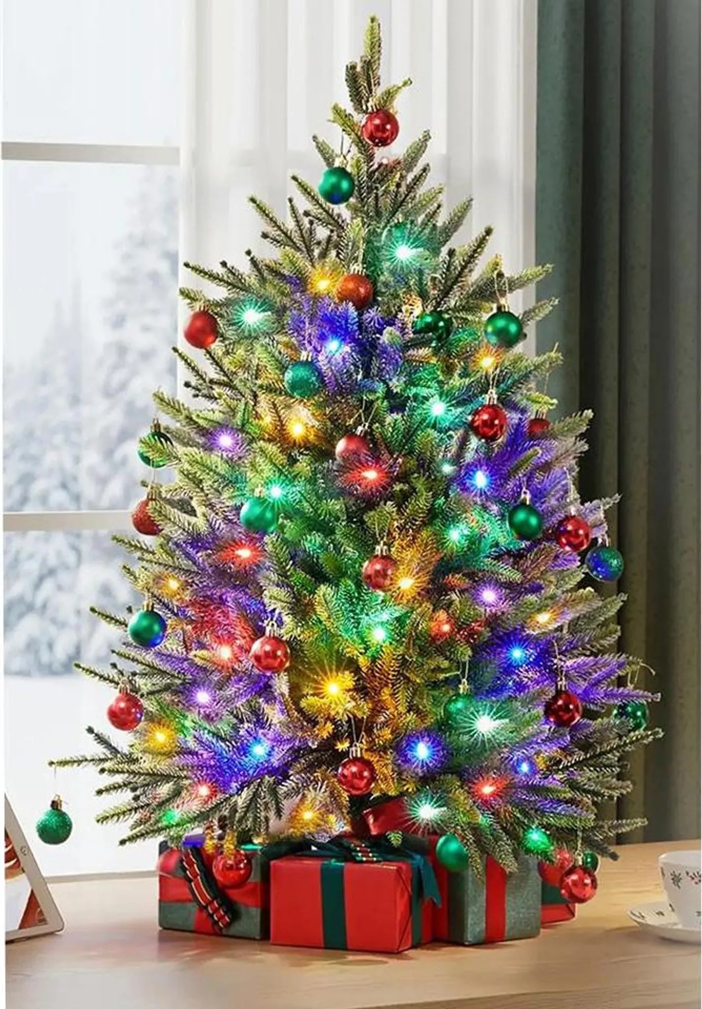 Yaheetech Künstlicher Weihnachtsbaum mit 50 farbigen Led-Lichtern - mit 143 Zweigspitzen und 8 Lichtmodi und Zementsockel - für Fensterbank und Tisch - grünes PVC und Beton - 58 x 58 x 91,5 cm