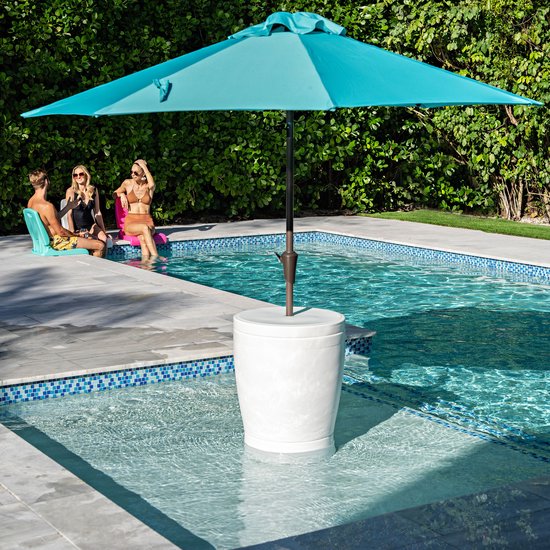 Step2 Vero Pooltisch Weiß – Pooltisch mit Kühlfach (34 l) – Tisch für die Sonnenterrasse – Mit Sonnenschirmöffnung und Abfluss – Geeignet für den Einsatz im Pool oder auf der Terrasse – Bis zu 50 kg