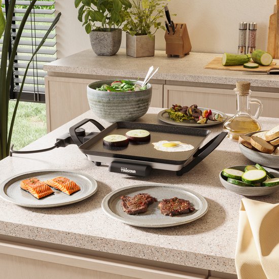 Tristar Backplatte – BP-2666 – Gourmet, Grillplatte S 28 x 28 cm – für 2 Personen – 800 W – einstellbarer Thermostat – für den Campinggebrauch geeignet