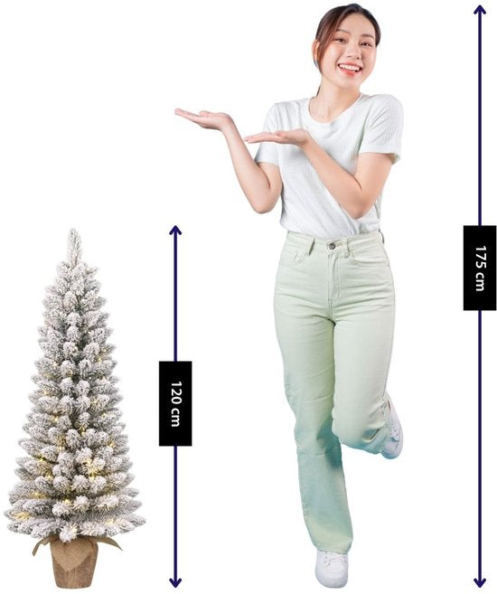 Black Box Trees Gerlos Kunstweihnachtsbaum mit Beleuchtung – Kunstbaum H 120 x T 51 cm – Kunstweihnachtsbaum mit verschneiten Zweigen – Weihnachtsdekoration für den Innenbereich – 166 Spitzen – Grün
