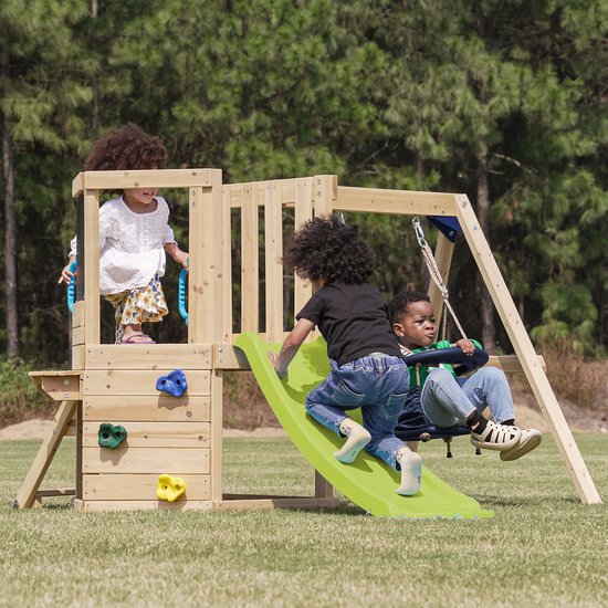 AXI Timo Mini-Spielgerät mit Babyschaukel, Kletterwand und Kreidetafel – Rote Rutsche – FSC-Holz – Kleines Spielgerät für den Garten / den Außenbereich