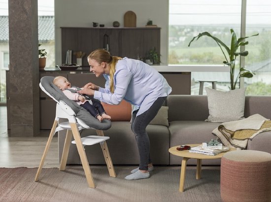 Stokke® Steps™ Wippstuhl – Weiß, Dunkelgrau