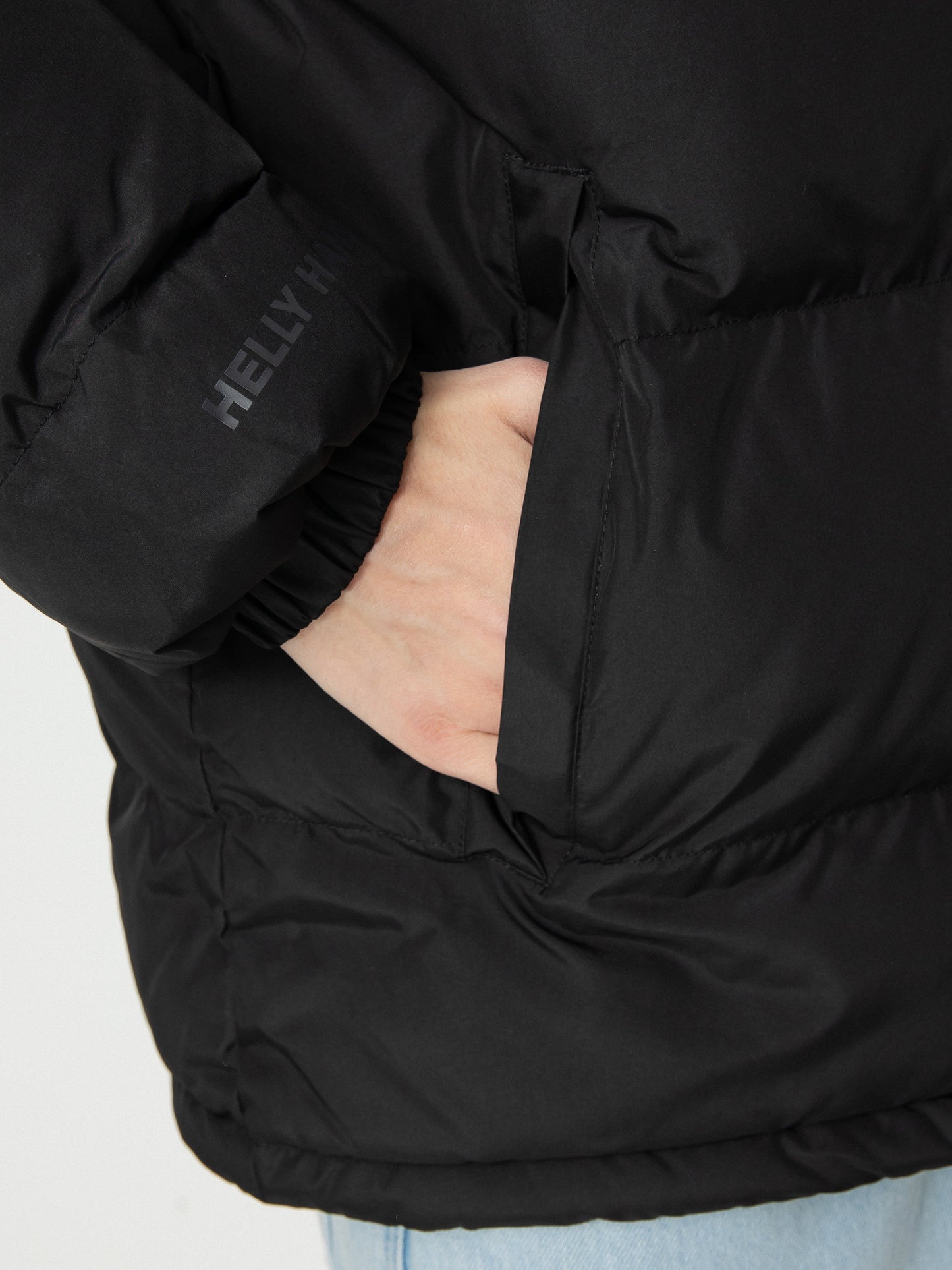 Helly Hansen Urban Reversible Down Jacket - Schwarz - Größe M - Herren - Stylische und funktionelle Winterjacke