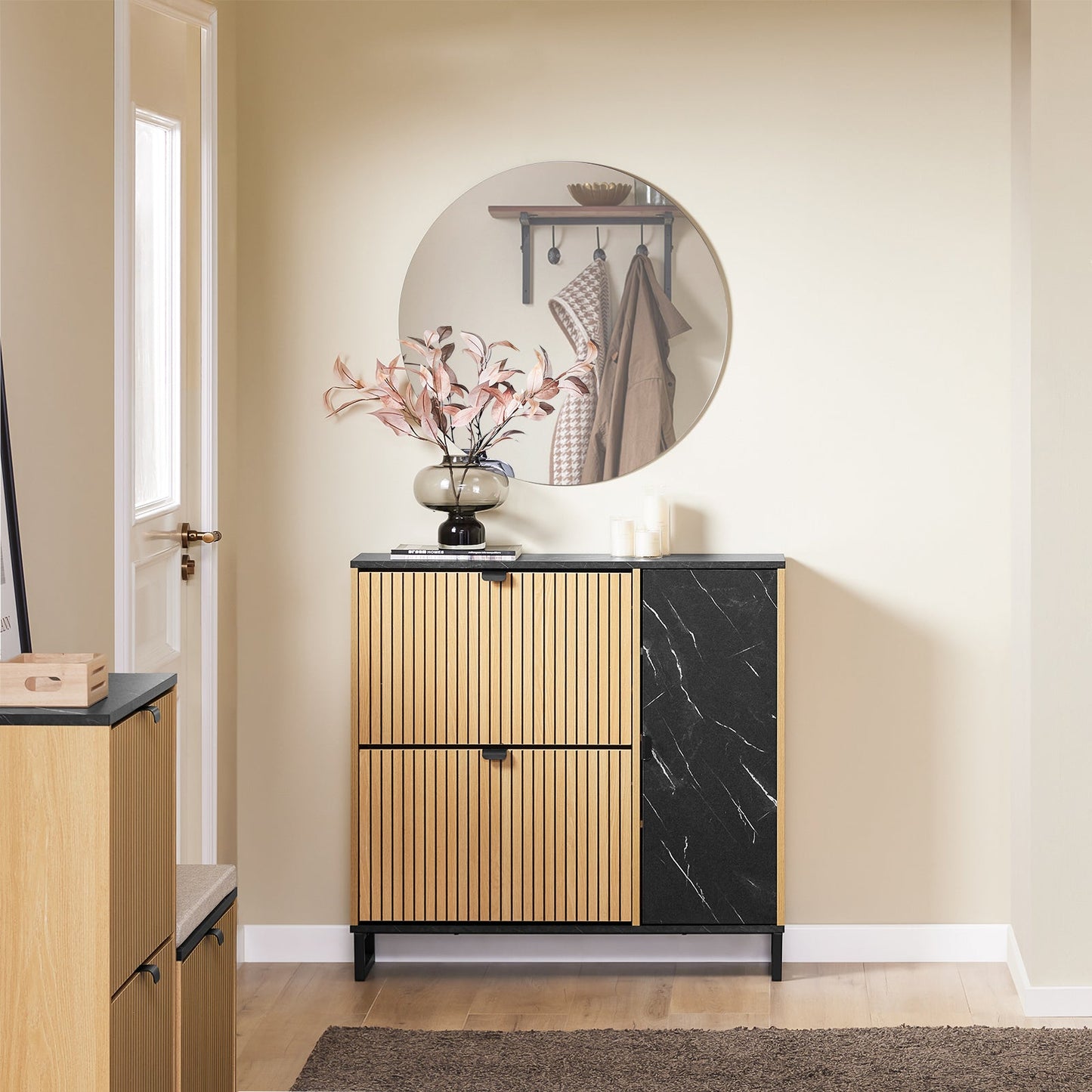 SoBuy FSR203-N Schmaler Eingangs-Schuhschrank, 2 Klappen und Seitentür, skandinavisches Design, kompakt, Schwarz und helles Holz, 90 x 24 x 88 cm