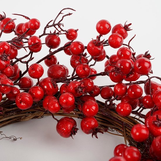 Mica Decorations Weihnachtsdekoration mit roten Beeren – Weihnachtskranz für weihnachtliche Stimmung im Haus – Ø 50 cm aus Schaumstoff – Türkranz für den Innenbereich in der Weihnachtszeit – Rot