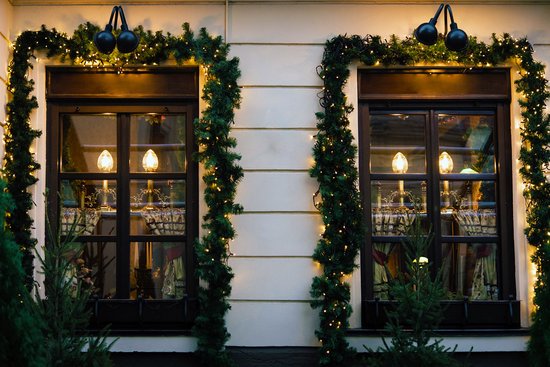 Casaria Weihnachtsgirlande - 5m 100 LEDs Tannennadeln Grün - Warmweiß