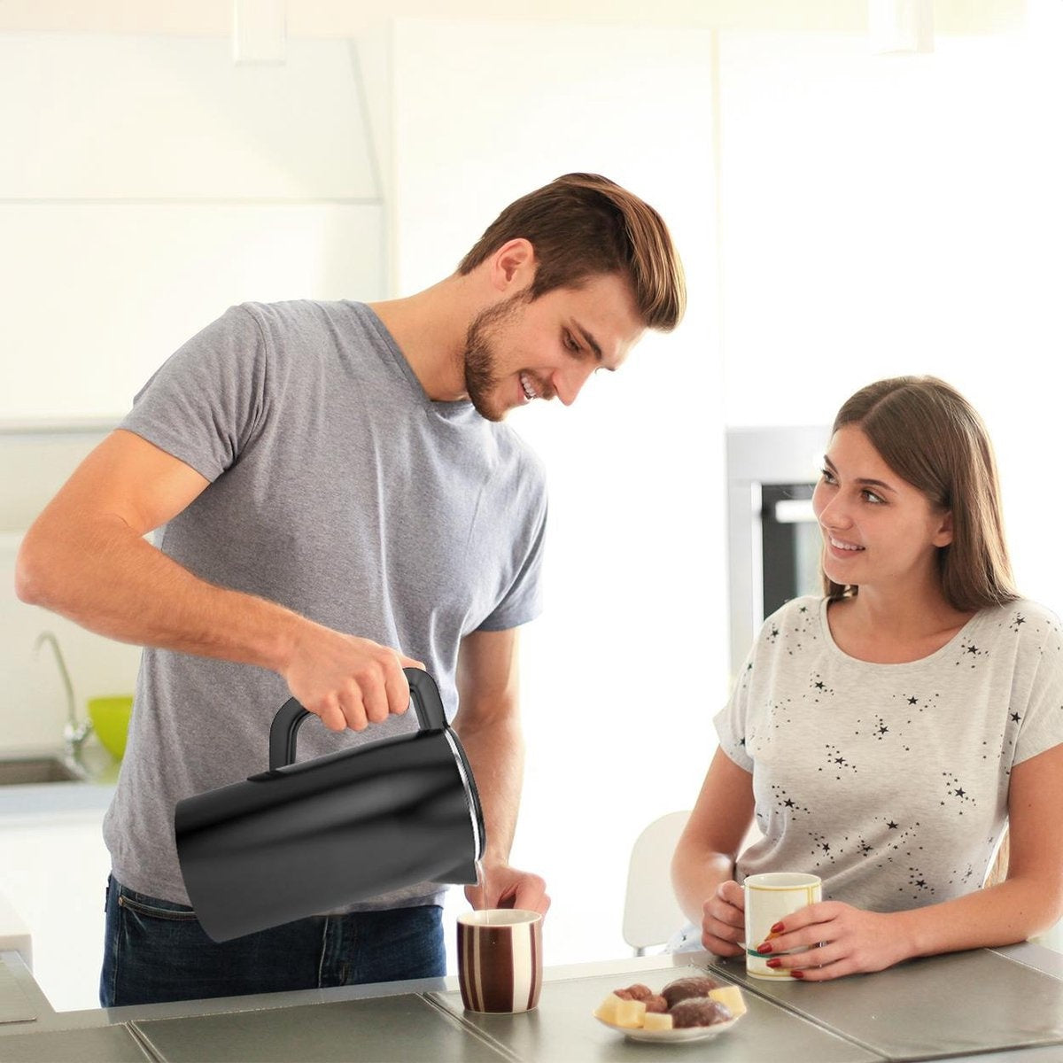 KitchenBrothers Elektrischer Wasserkocher - 1.7L - Temperaturregelung - 1800W - Edelstahl - Schwarz