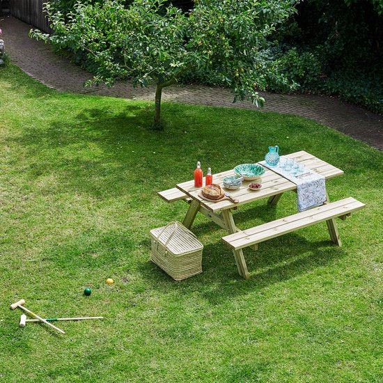 AXI Julie Picknicktisch aus Holz, klassisch, 177 x 154 cm – Naturfarben