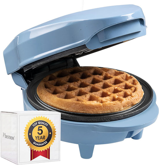 Bestron Mini-Waffeleisen im Retro-Design – Antihaftbeschichtung – Für Kinderfeste und Weihnachten – 550 Watt – 15,4 x 11,3 x 20,3 cm – Blau
