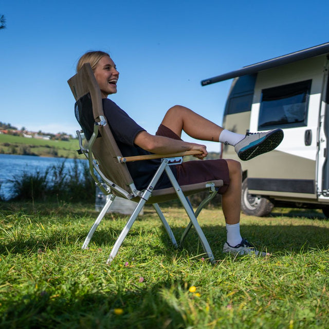 AMA Relax Klappbarer Campingstuhl – Rückenlehne in 4 Positionen verstellbar – Aluminium und Bambus – 53 x 62 x 100 cm – Bis zu 130 kg