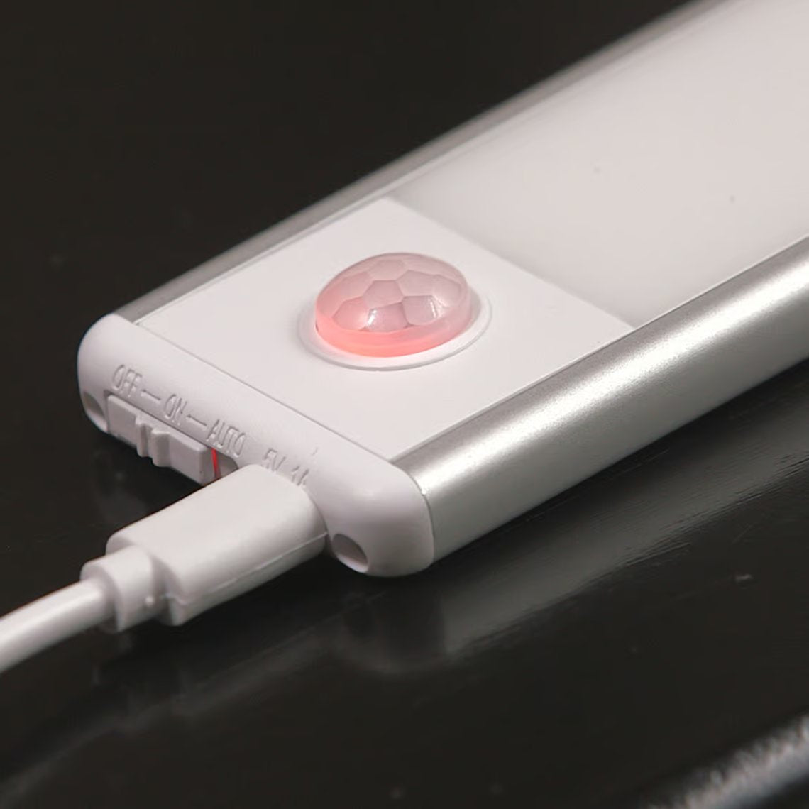 HandyLUX Slim Bright LED-Lichtleiste – magnetisch befestigbar – mit Bewegungssensor – kabelloser Betrieb