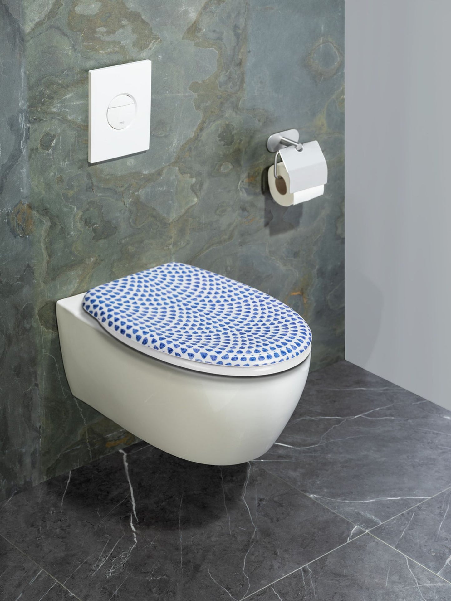 Wenko Toilettensitz „Sevilla“ aus Duroplast mit Soft-Close-System – 38 x 45 cm – Blau-Weiß