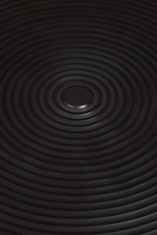 Bold Monkey Beistelltisch Hypnotising – Rund – Aluminium – 37 x 37 x 48 cm – Schwarz