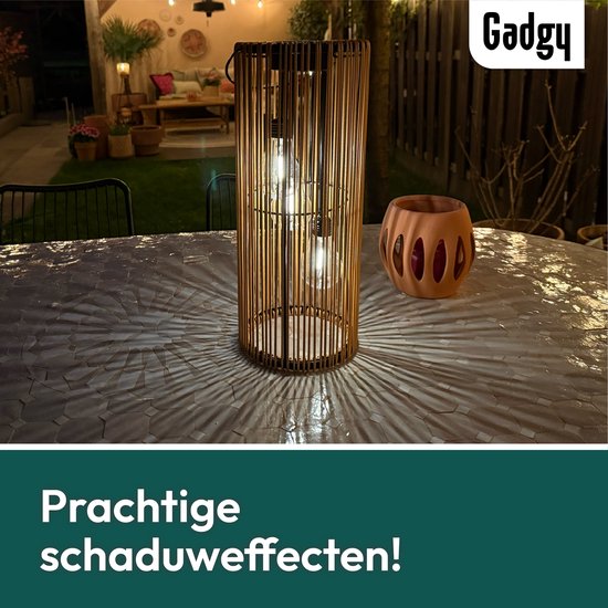 Gadgy Solar-Gartenbeleuchtung mit Solarenergie – Rattan-Laterne für den Außenbereich – Hängeleuchte oder Tischlampe – Spritzwassergeschützt – Stimmungsbeleuchtung für Garten, Balkon oder Terrasse – Braun – Ø 17 x 41 cm – Tag-/Nacht-Sensor