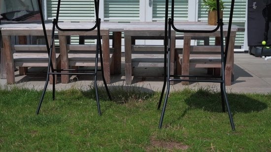 Infinity Goods Stabiler Stehtisch - Partytisch - Stabil und wetterfest - klappbar - 80cm x 110cm - Party - 1 Stück - Weiß/Grau