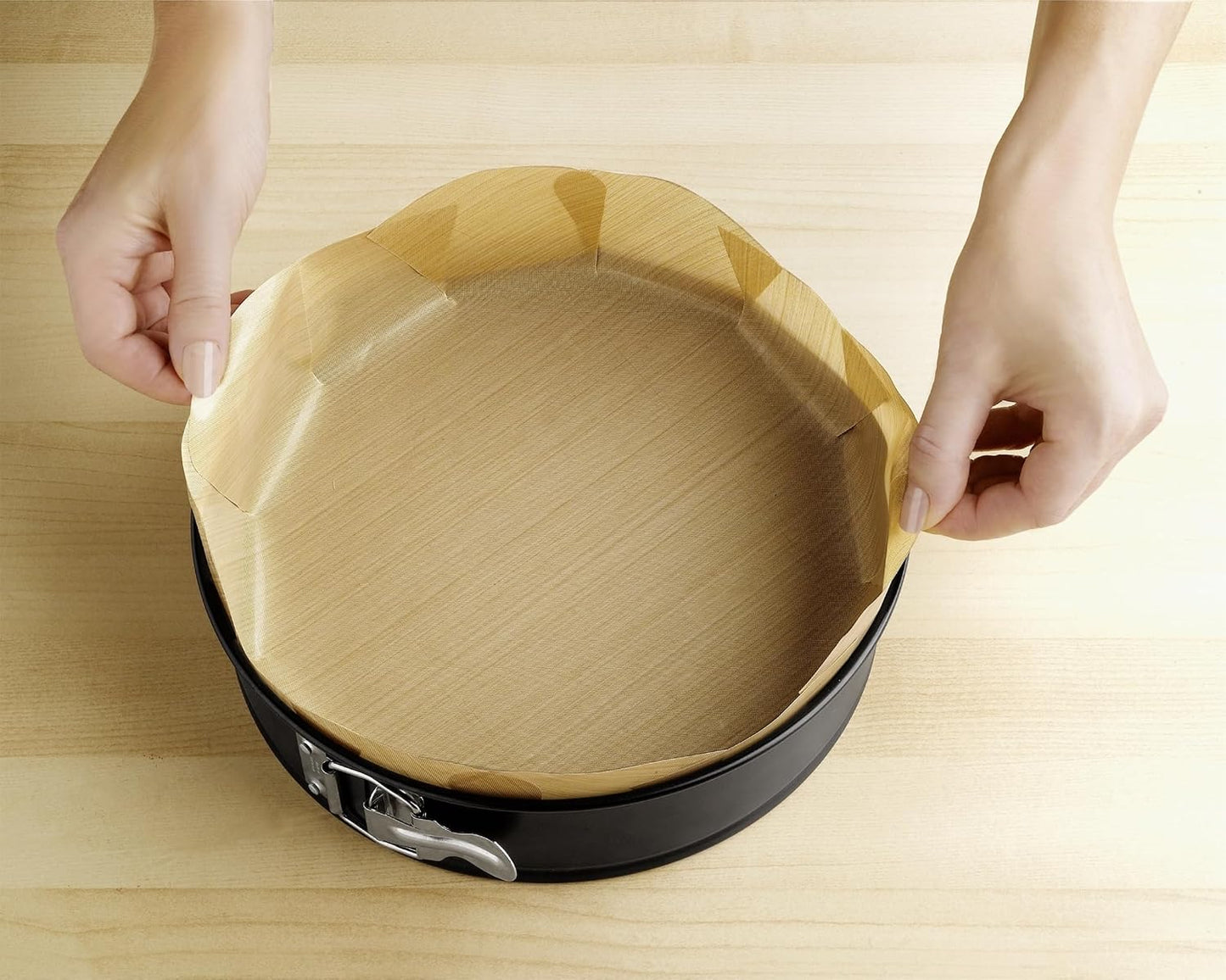 WENKO Wiederverwendbare Antihaft-Backfolie – 40 x 35 cm – Bis zu Ø 26 cm – Hitzebeständig bis 260 °C