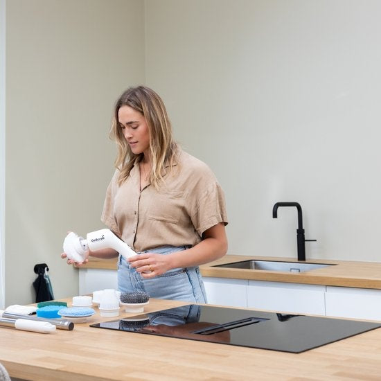 GoScrubÂ® Cleaning King V2 - Elektrische Reinigungsbürste - Elektrische Schrubbbürste - für Bad oder Küche - Schrubber mit Griff - 9 Aufsätze