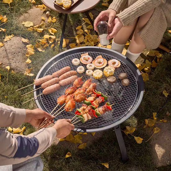 Travelhawk Feuerschale – Tragbare, zusammenklappbare Outdoor-Feuerschale – Feuerkorb für Grill – Mit Funkenfänger – Für Kohle oder Holz – 55 cm Durchmesser – Inklusive Deckel, Aufbewahrungstasche, Feuerzange und Grillrost